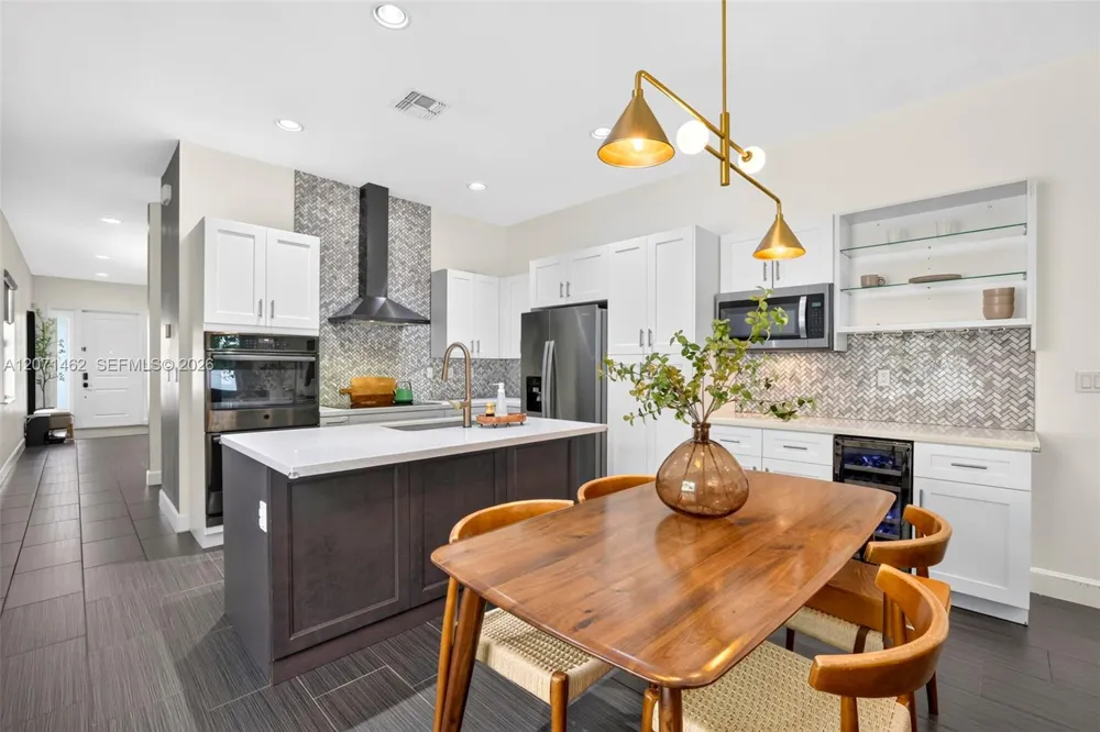 4917 NW 51st Ter Tamarac, FL 33319