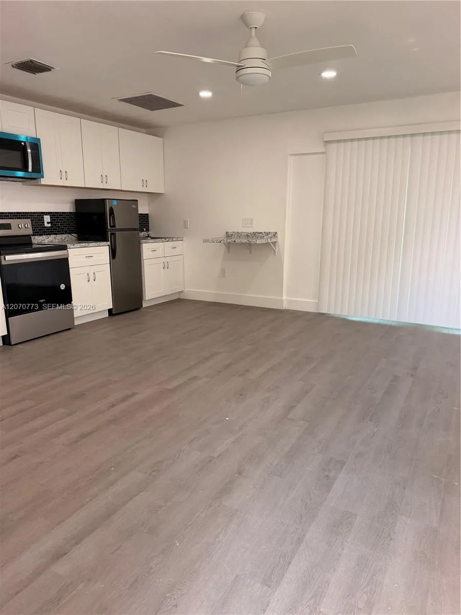 165 SW 5th Ct #2 Deerfield Beach, FL 33441