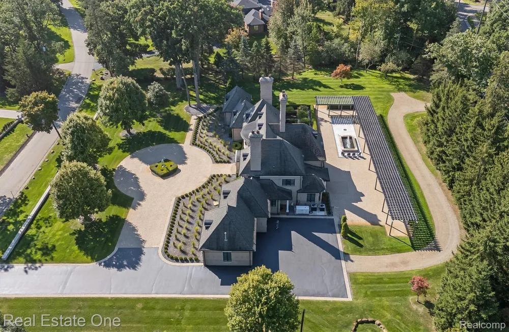 1343 Orchard Ridge Road Bloomfield Hills City, MI 48304