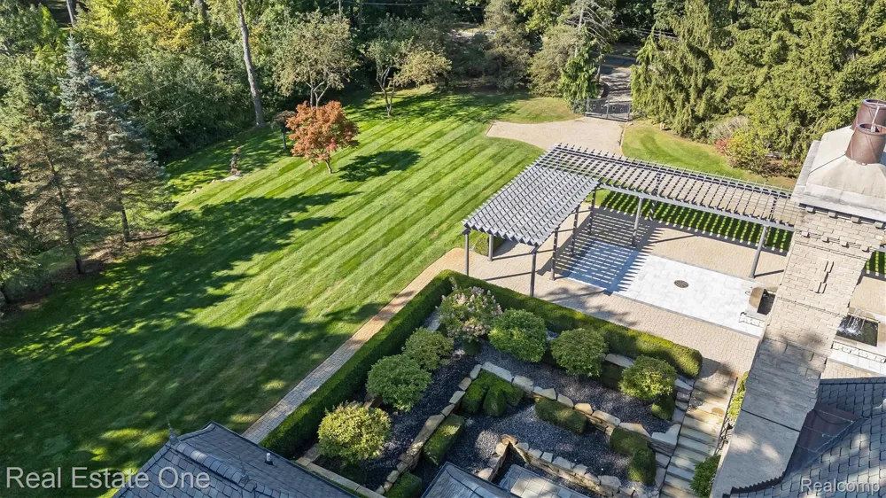 1343 Orchard Ridge Road Bloomfield Hills City, MI 48304