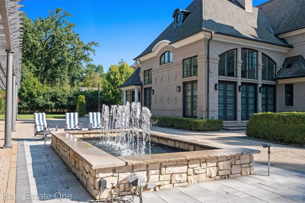 1343 Orchard Ridge Road Bloomfield Hills City, MI 48304