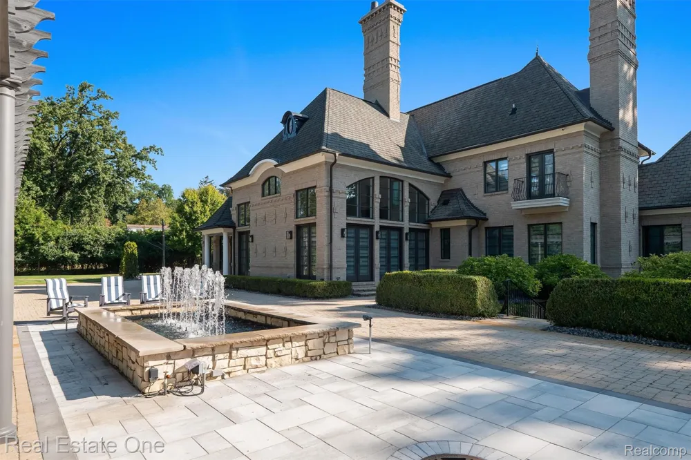 1343 Orchard Ridge Road Bloomfield Hills City, MI 48304