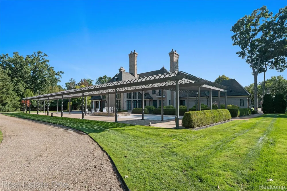 1343 Orchard Ridge Road Bloomfield Hills City, MI 48304