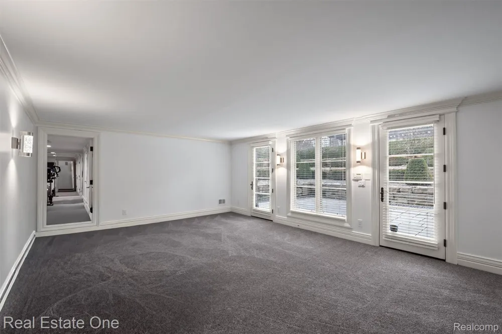 1343 Orchard Ridge Road Bloomfield Hills City, MI 48304