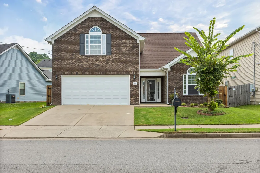 1120 Silvermoon Dr Antioch, TN 37013