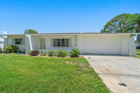 987 QUEEN ROAD