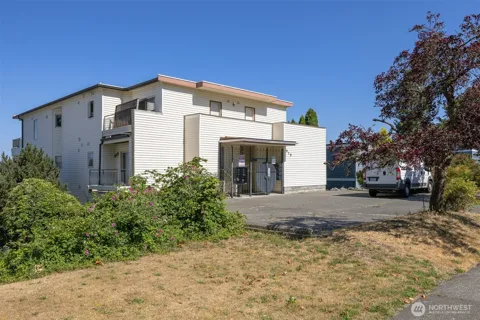 919 High Street #101