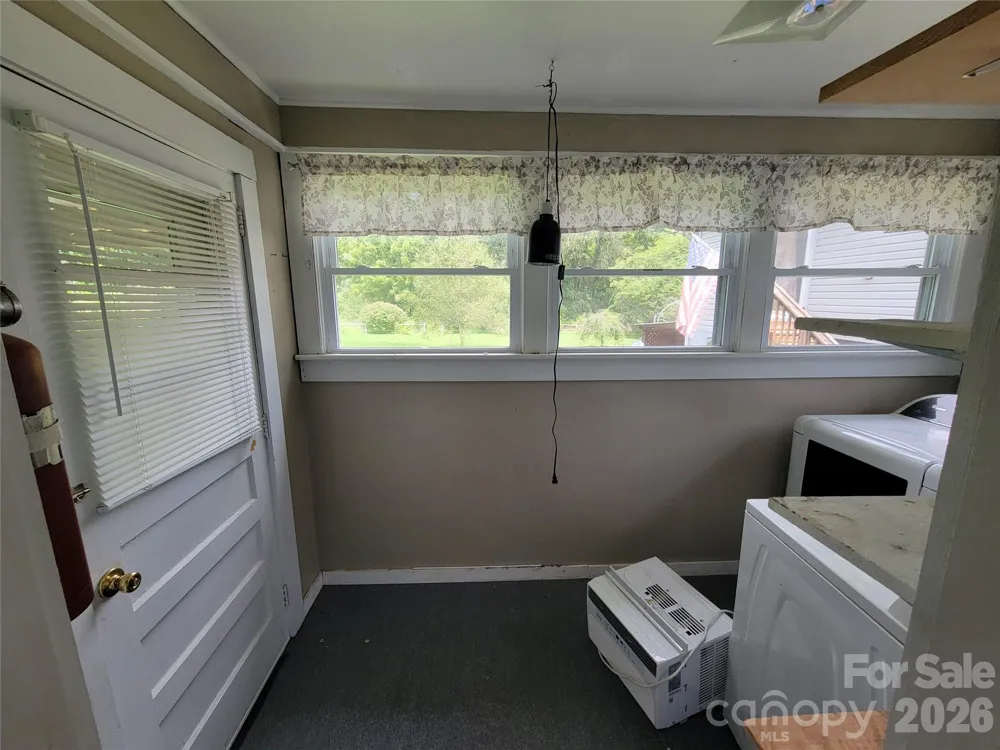 678 Brown Avenue Waynesville, NC 28786