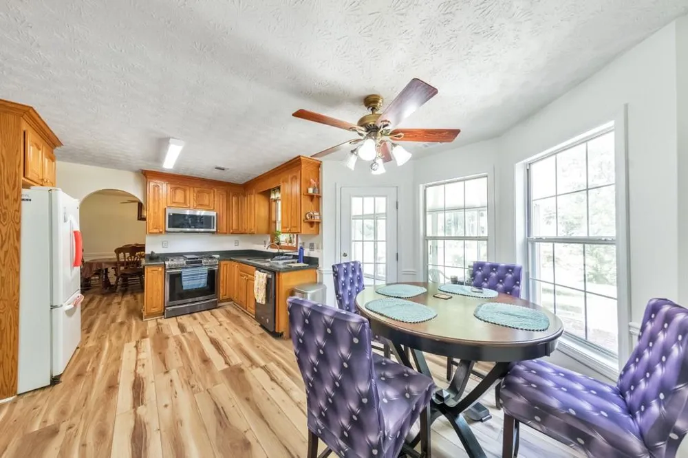 1675 Round Road Grayson, GA 30017