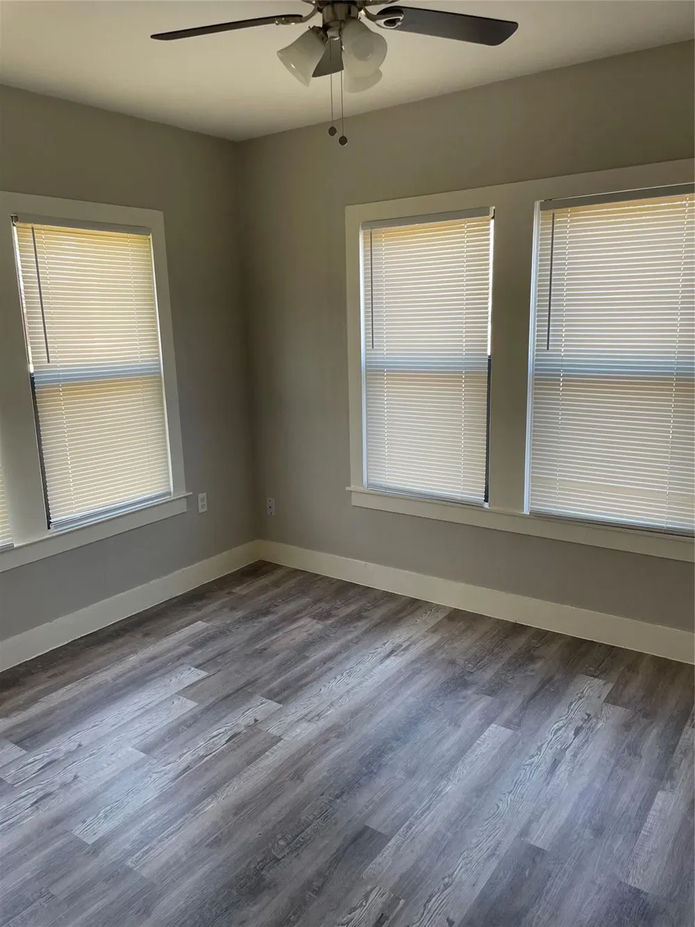 705 Cincinnati Street Angleton, TX 77515