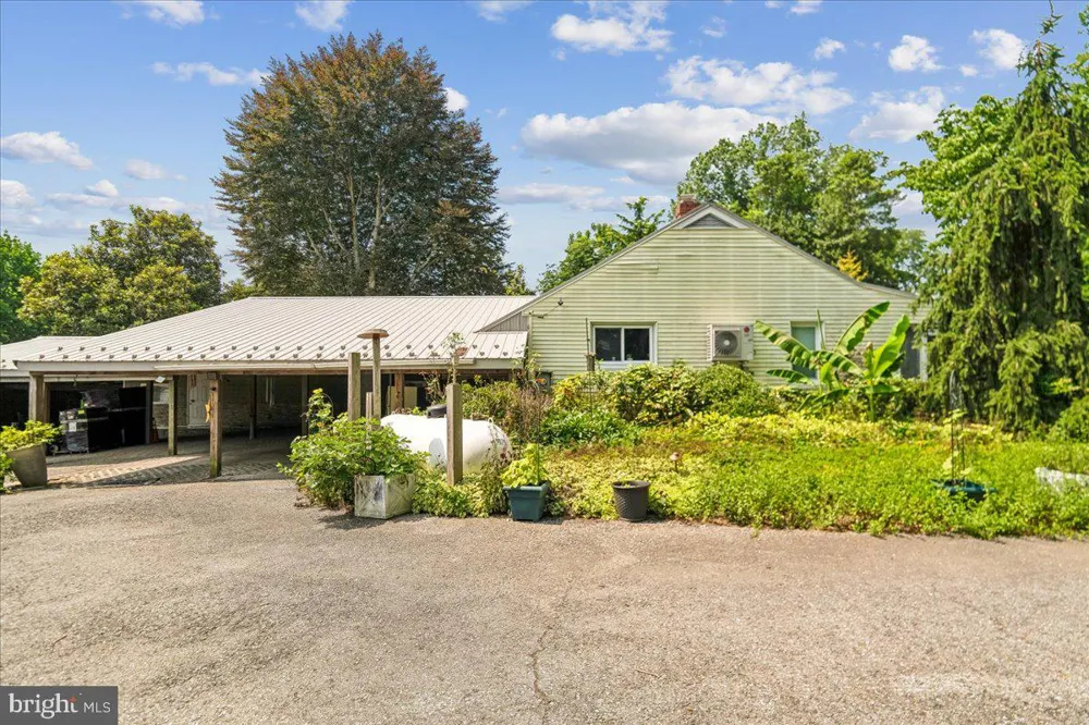 1301 OLD MITCHELLVILLE Bowie, MD 20716