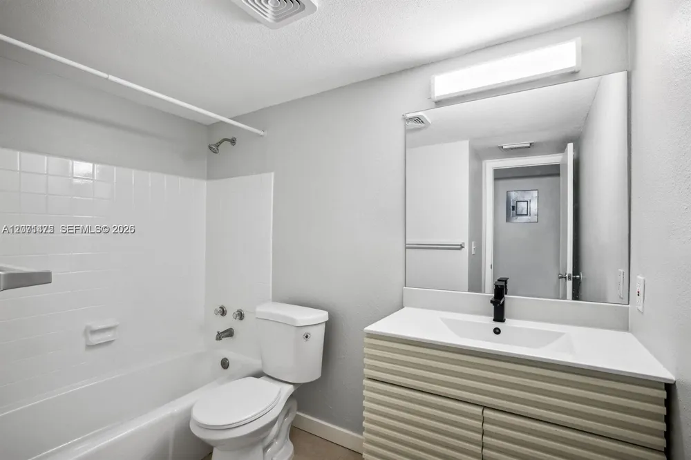 850 E Commercial Blvd #214B Oakland Park, FL 33334