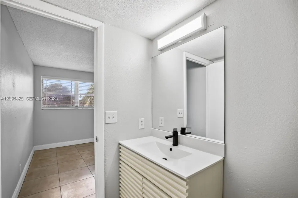850 E Commercial Blvd #214B Oakland Park, FL 33334