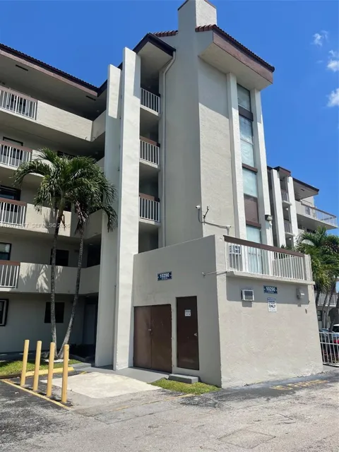 10290 NW 9th St Cir #113