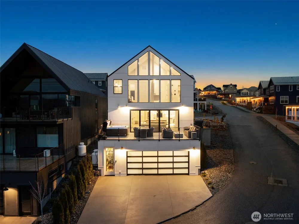 1302 Dragonfly Court Chelan, WA 98816