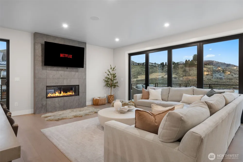 1302 Dragonfly Court Chelan, WA 98816