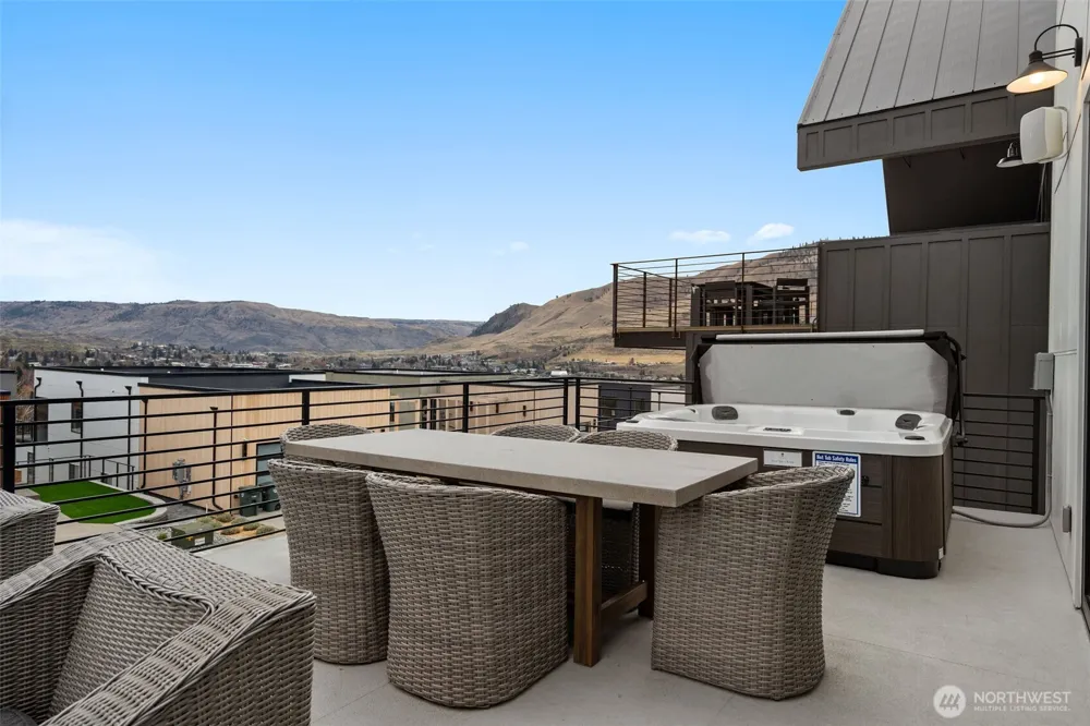 1302 Dragonfly Court Chelan, WA 98816
