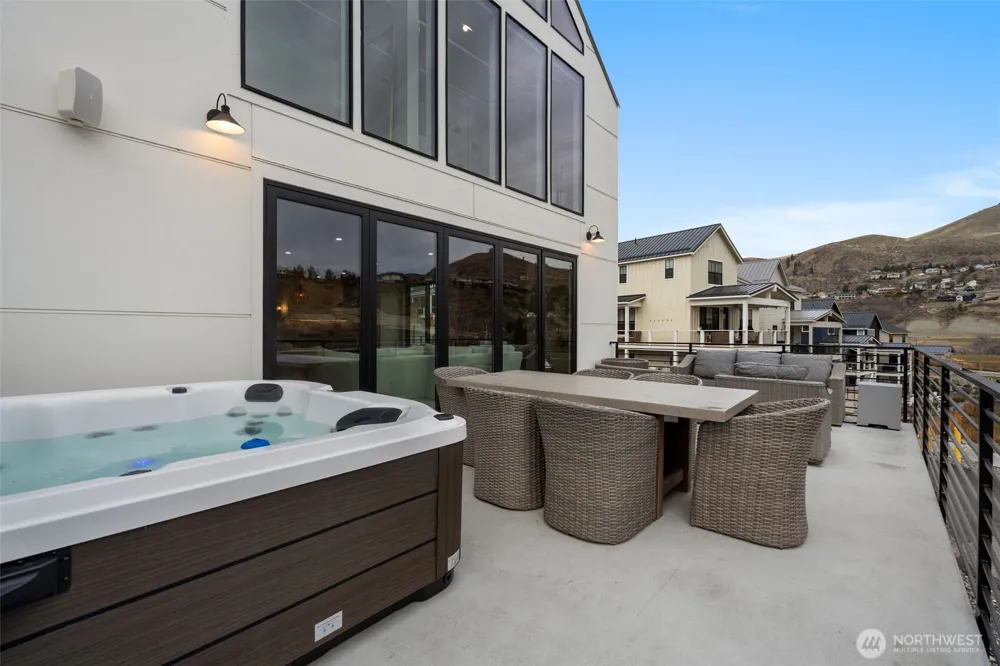 1302 Dragonfly Court Chelan, WA 98816