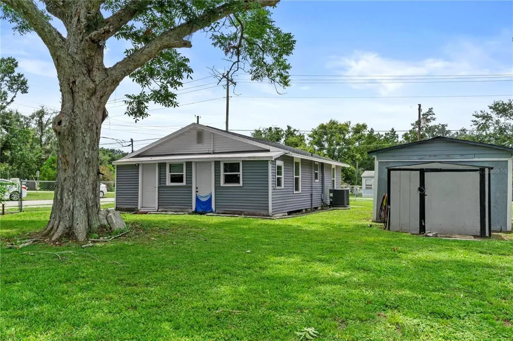 204 PINE AVENUE Polk City, FL 33868