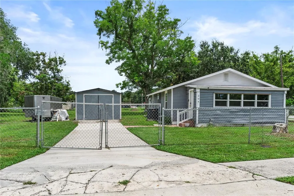 204 PINE AVENUE Polk City, FL 33868