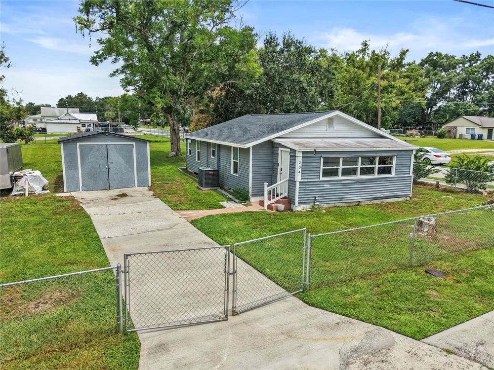 204 PINE AVENUE Polk City, FL 33868
