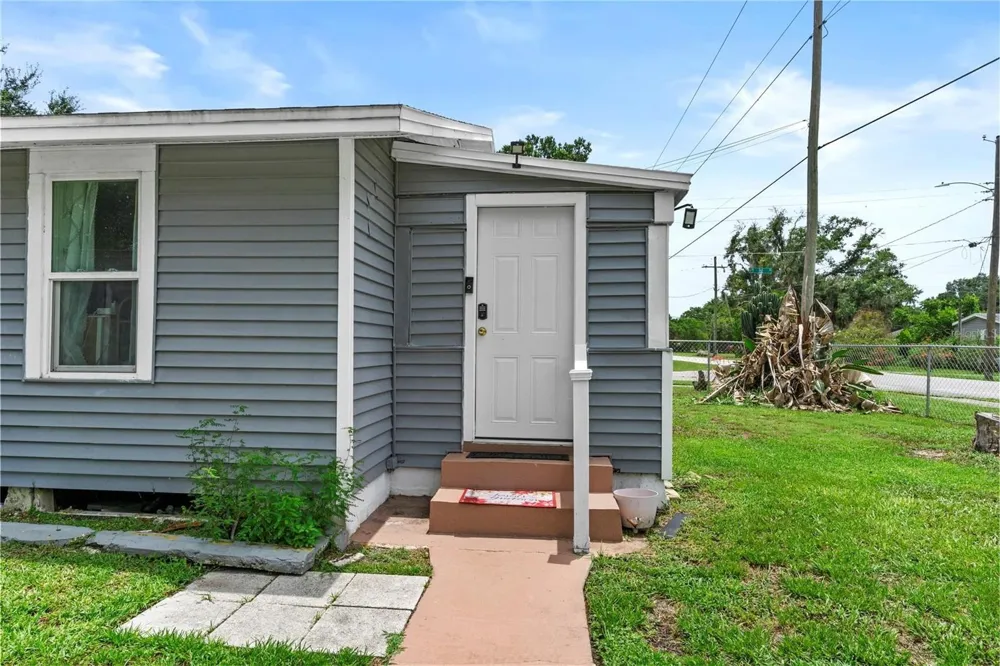 204 PINE AVENUE Polk City, FL 33868