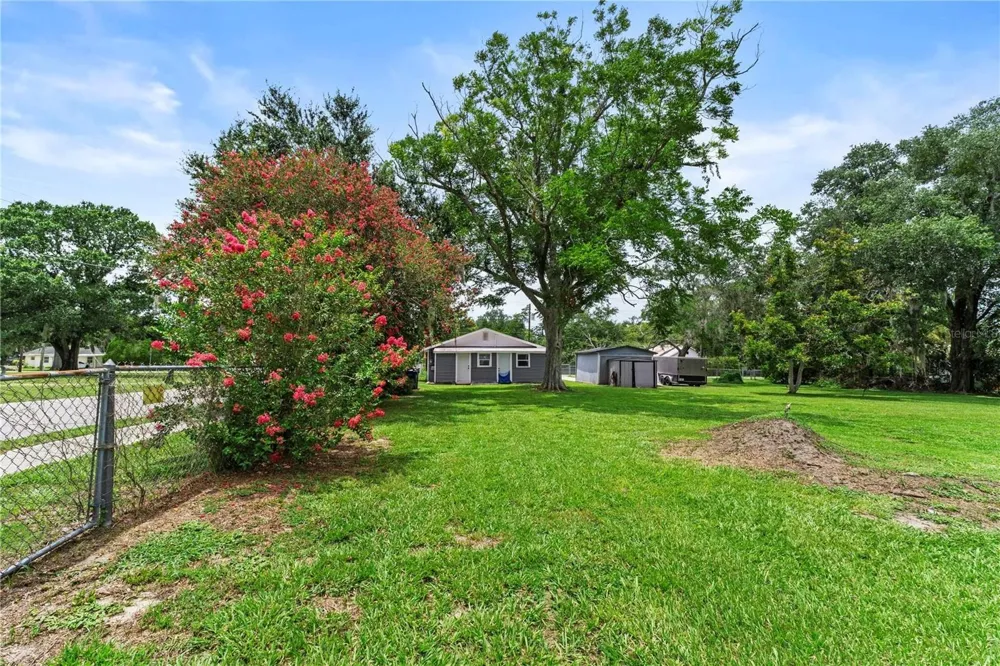 204 PINE AVENUE Polk City, FL 33868