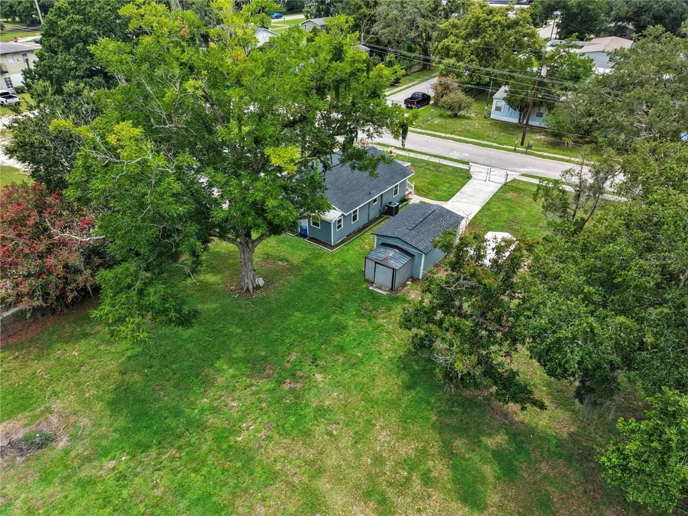 204 PINE AVENUE Polk City, FL 33868