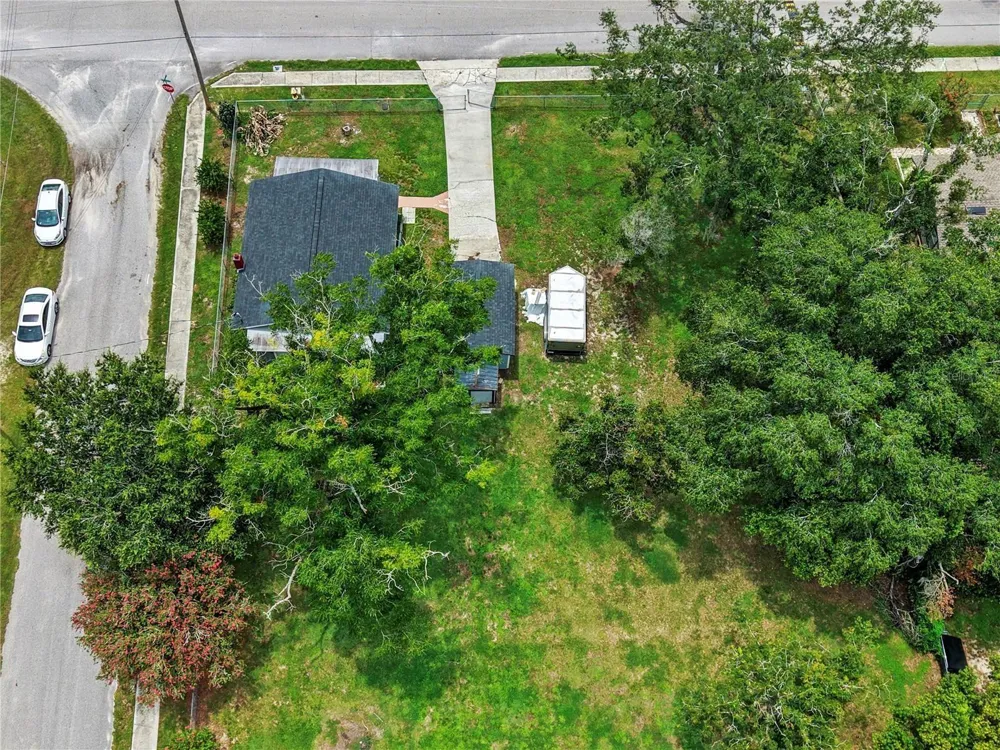 204 PINE AVENUE Polk City, FL 33868