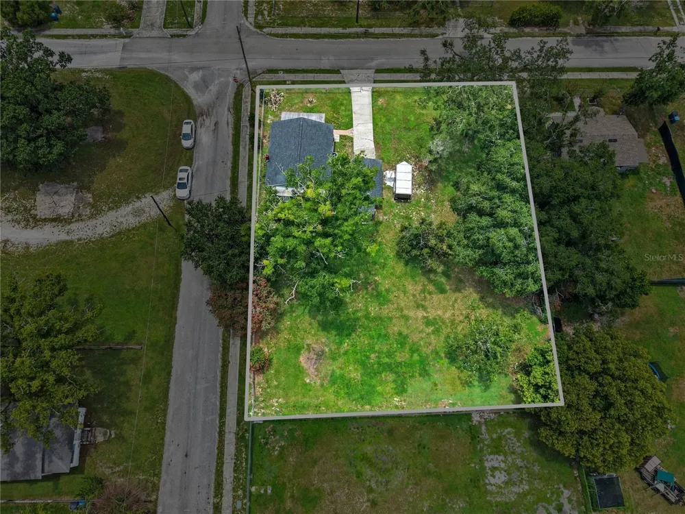 204 PINE AVENUE Polk City, FL 33868