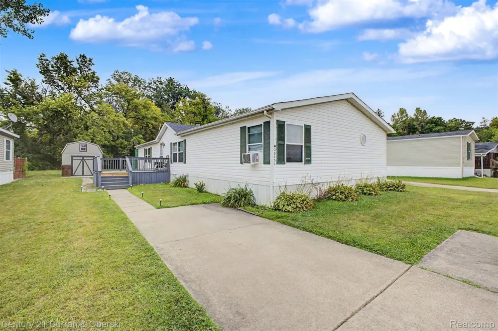 28451 Spruce Drive Huron Charter Township, MI 48134