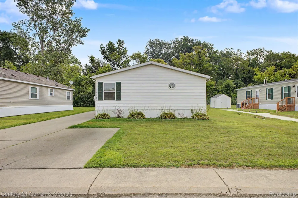 28451 Spruce Drive Huron Charter Township, MI 48134