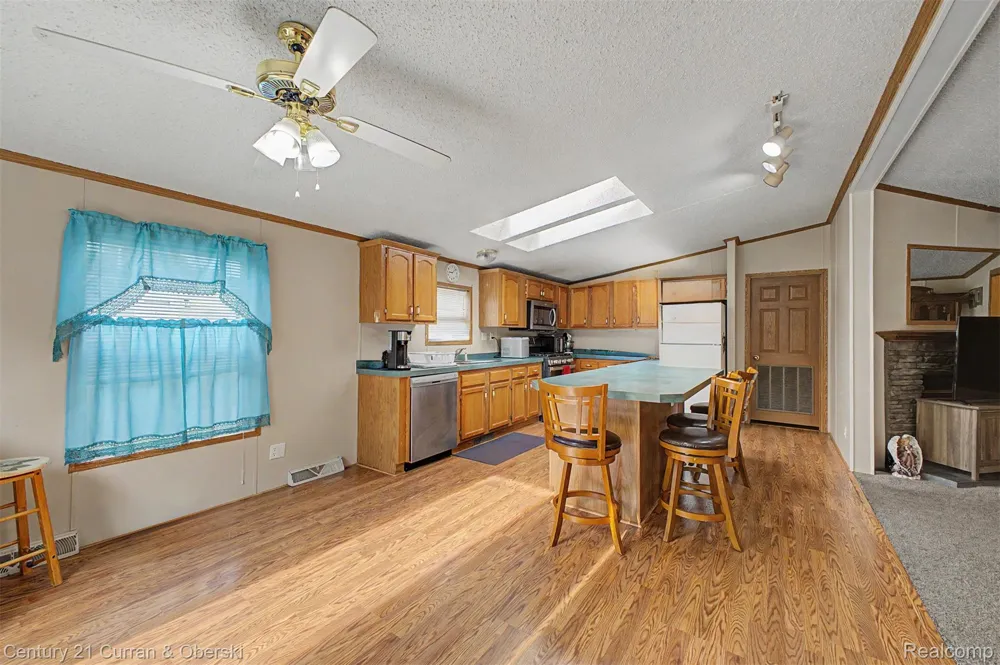 28451 Spruce Drive Huron Charter Township, MI 48134