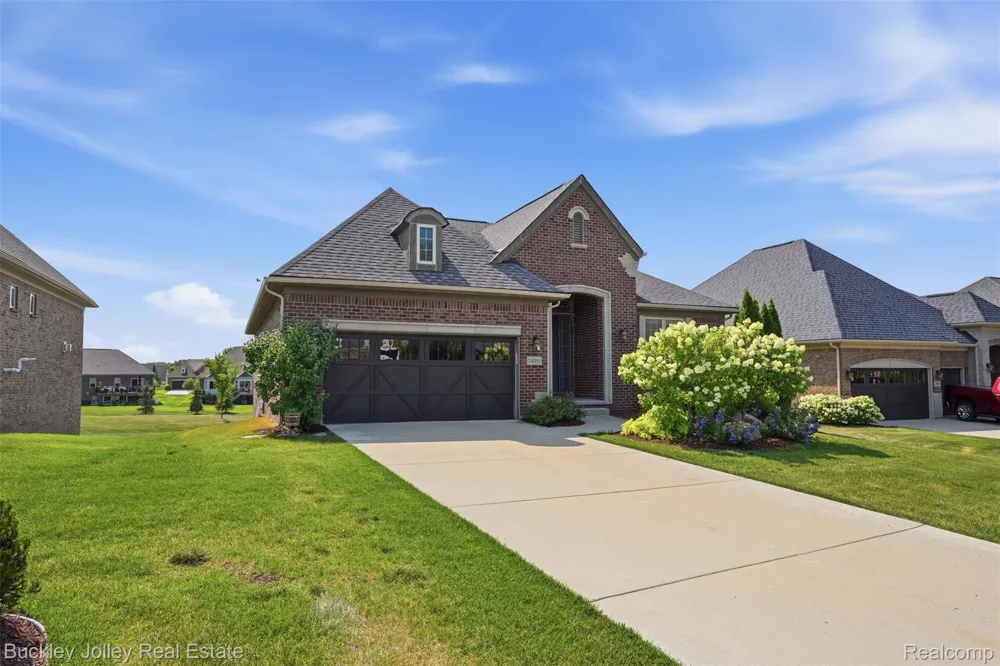 24355 Pinnacle Circle Lyon Charter Township, MI 48178