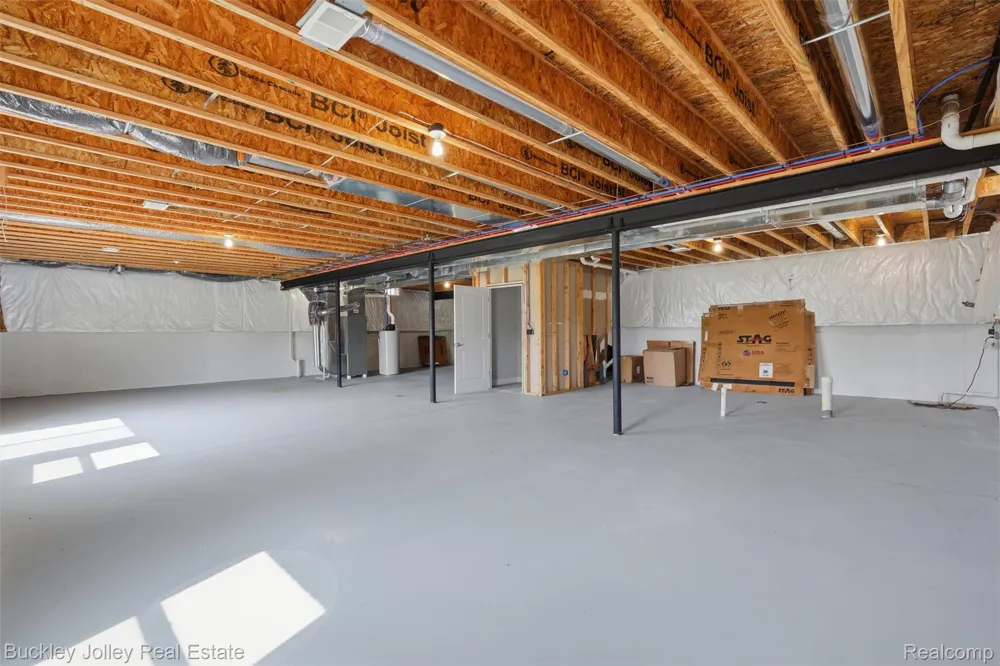 24355 Pinnacle Circle Lyon Charter Township, MI 48178