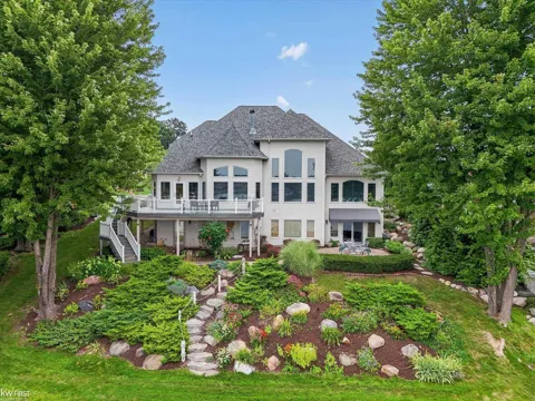 16048 Pine Bluff Court