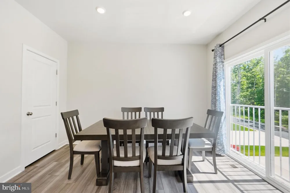 2243 BARHILL Jeffersonton, VA 22724