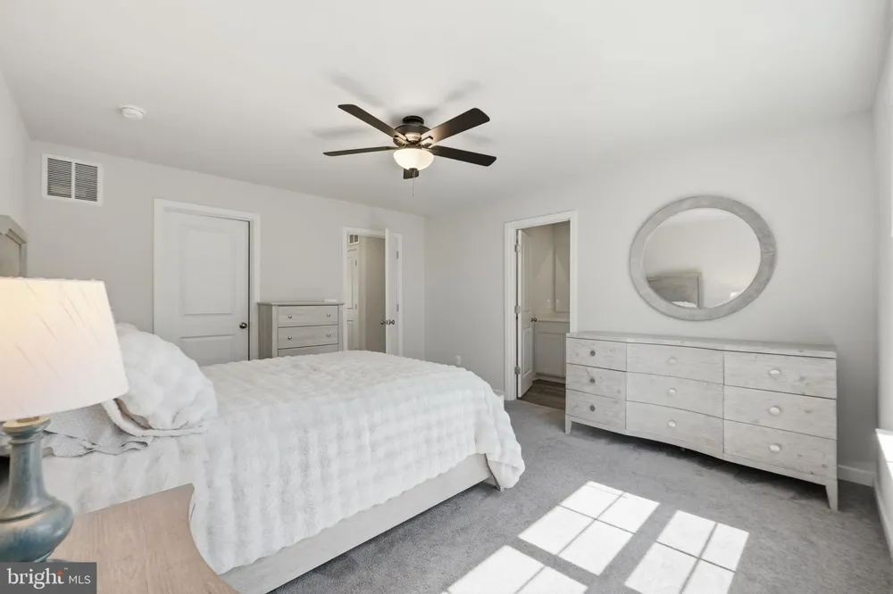 2243 BARHILL Jeffersonton, VA 22724