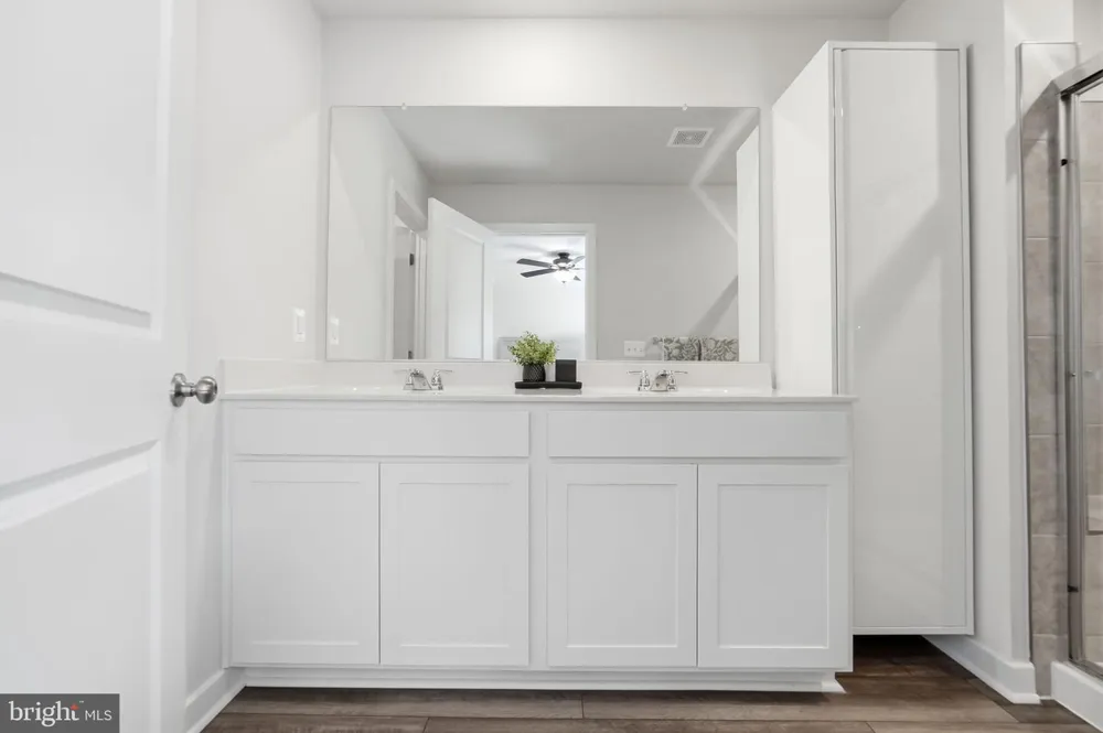 2243 BARHILL Jeffersonton, VA 22724