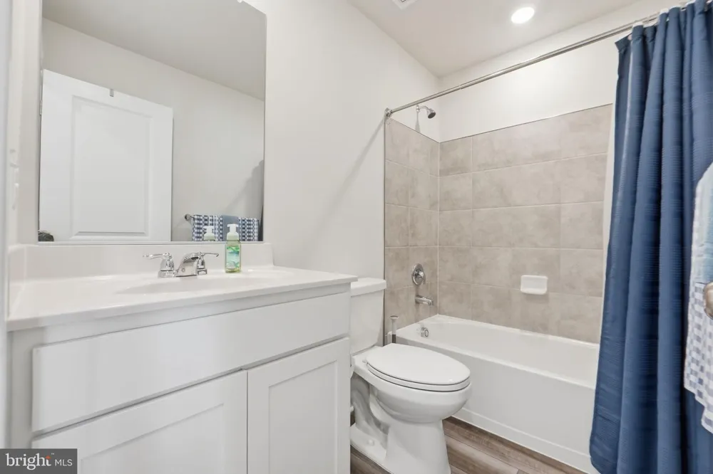 2243 BARHILL Jeffersonton, VA 22724