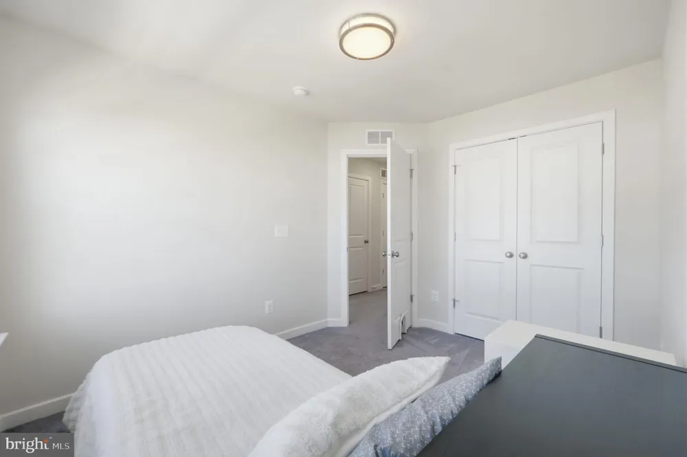 2243 BARHILL Jeffersonton, VA 22724
