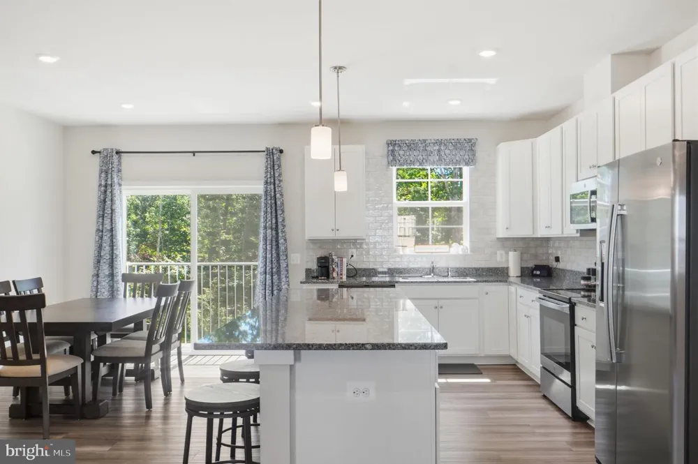 2243 BARHILL Jeffersonton, VA 22724