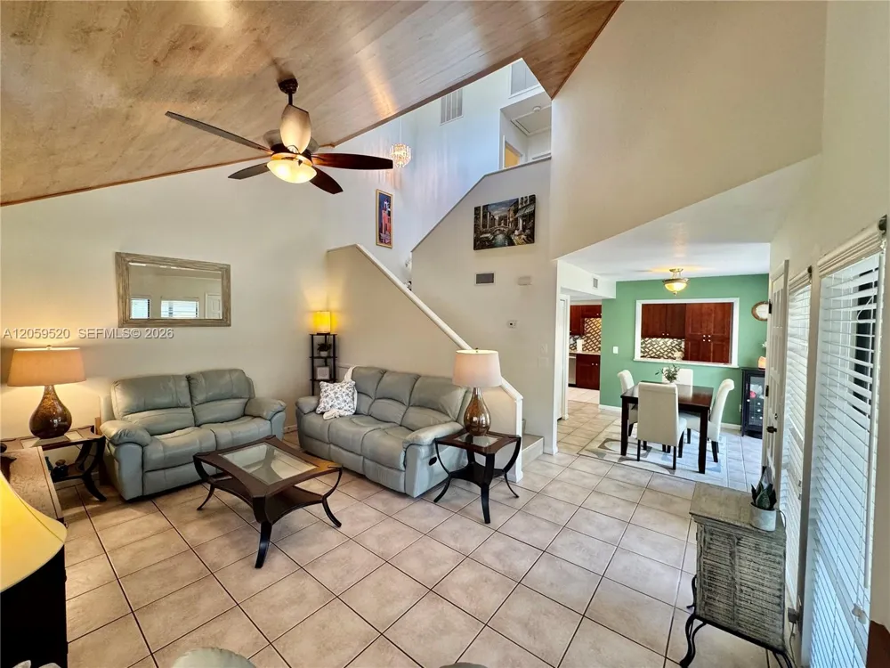 8707 Bardmoor Pl #101 Seminole, FL 33777