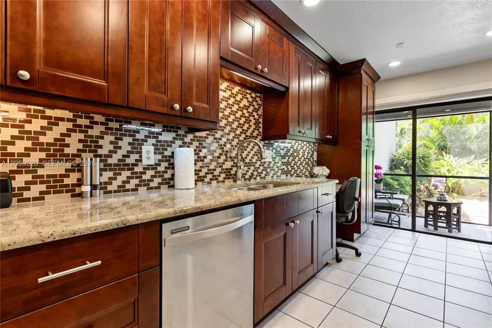 8707 Bardmoor Pl #101 Seminole, FL 33777