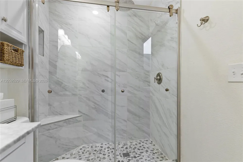 8707 Bardmoor Pl #101 Seminole, FL 33777