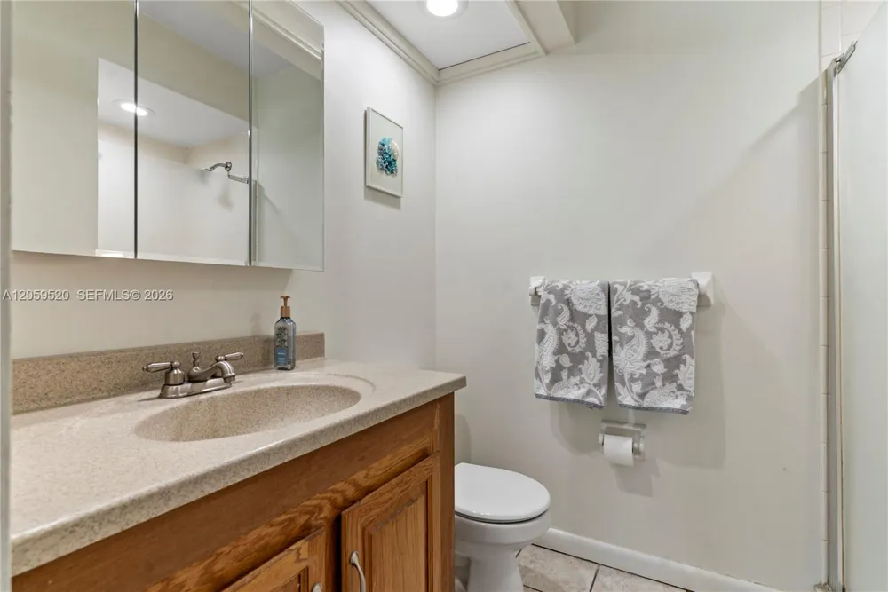 8707 Bardmoor Pl #101 Seminole, FL 33777