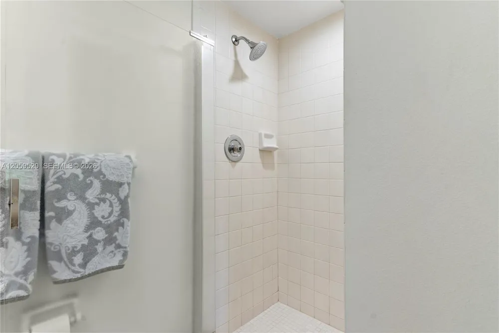 8707 Bardmoor Pl #101 Seminole, FL 33777