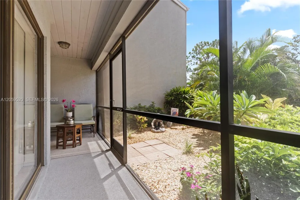8707 Bardmoor Pl #101 Seminole, FL 33777