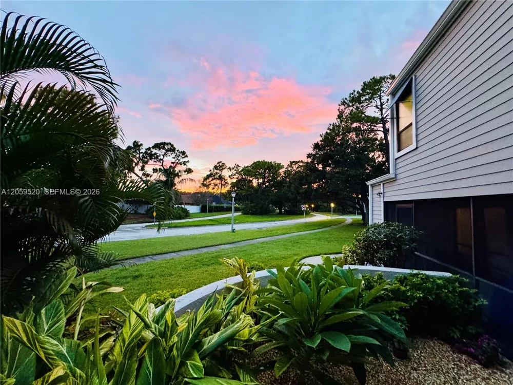 8707 Bardmoor Pl #101 Seminole, FL 33777