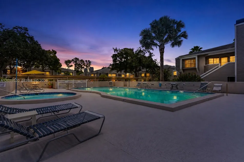 8707 Bardmoor Pl #101 Seminole, FL 33777
